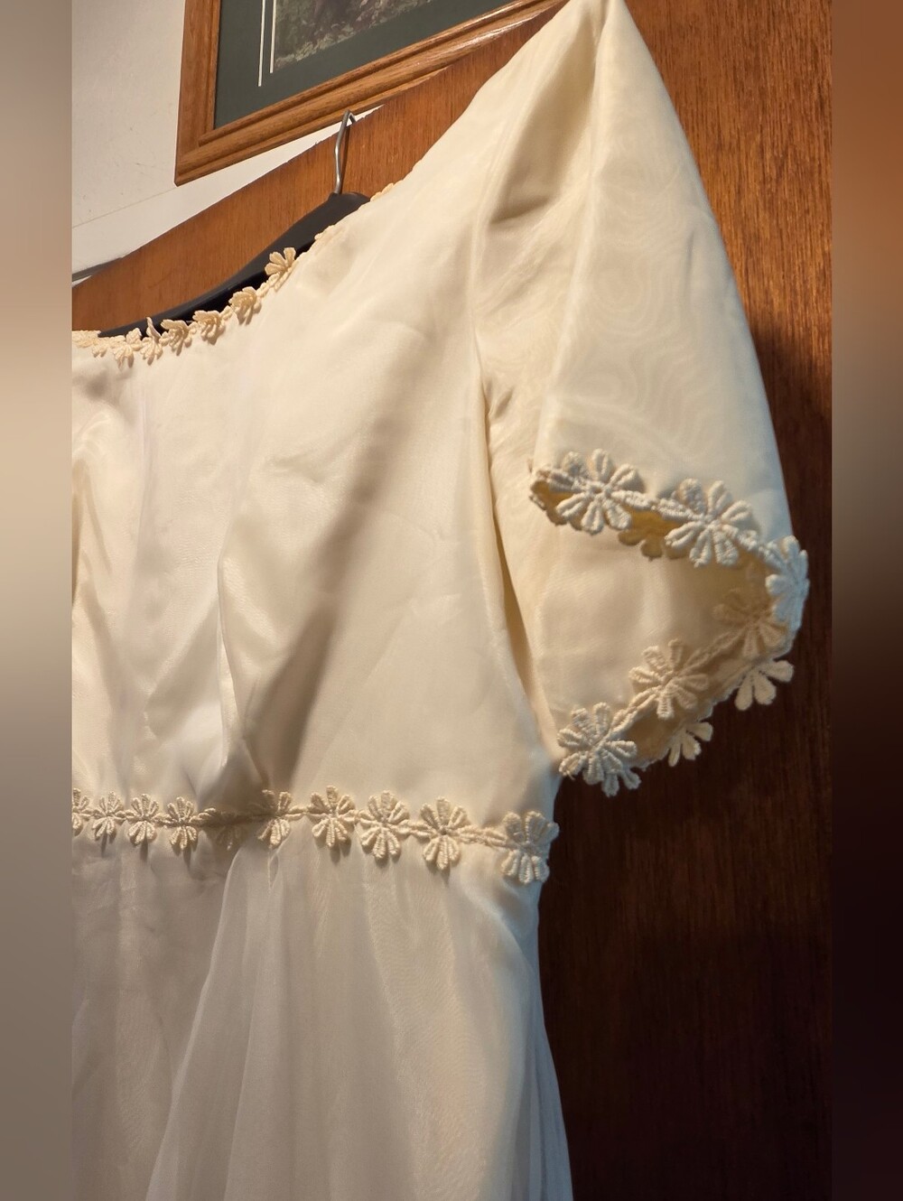Elegant Cream Handmade Vintage Luxury Wedding Daisey Trim Dress Sz12 - Picture 4 of 13